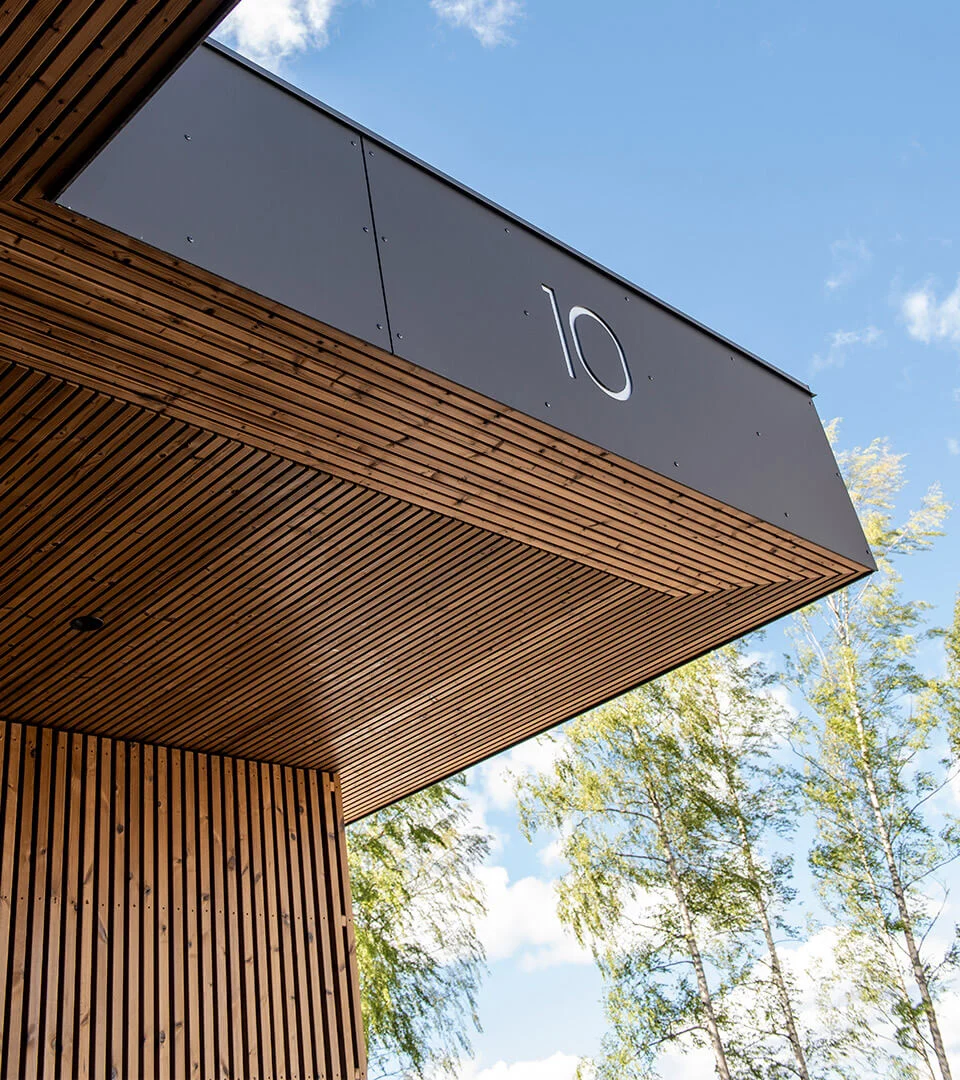 Lunawood-Thermowood_Luna-Triple-shadow-facade-1