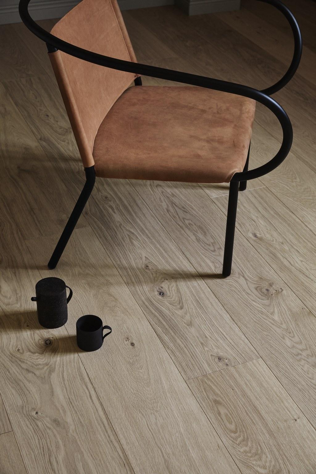 Timberwise-tammi-oak-classic-SNOHETTA-harjattu-brush-oljyvahattu-waxoil-lahikuva-original